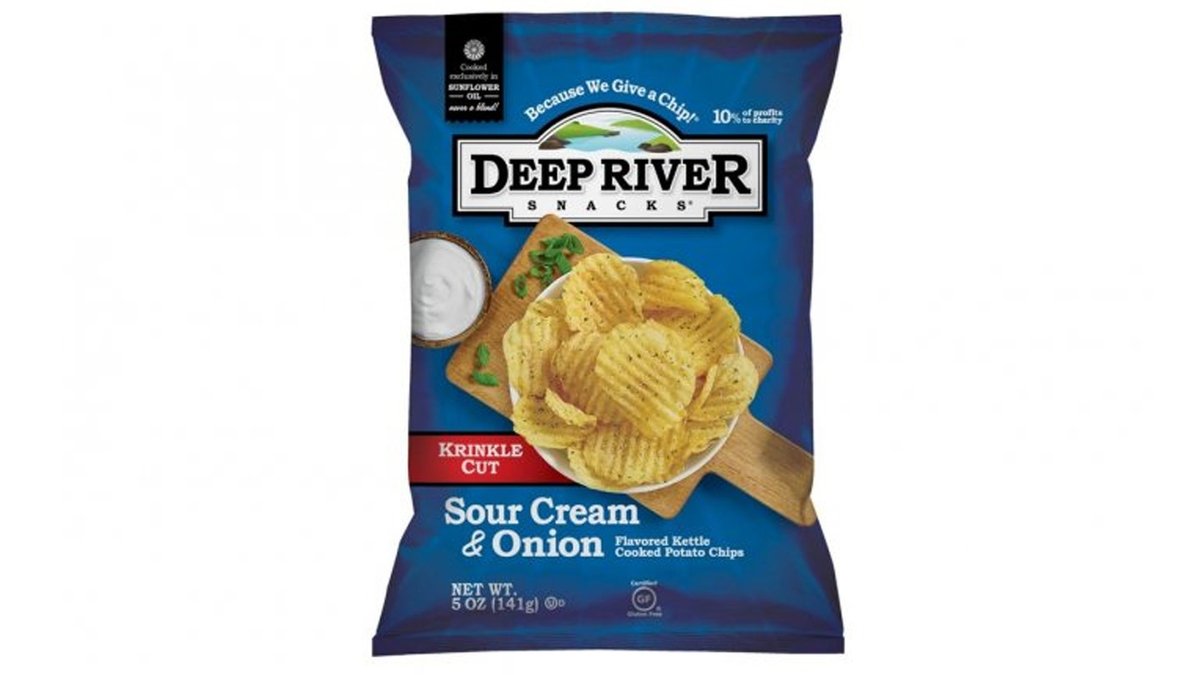 דיפ ריבר חטיף צ'יפס בטעם שמנת חמוצה ובצל - DEEP RIVER