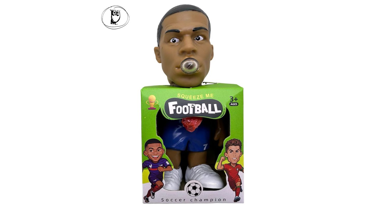 דמות שחקן כדורגל מפריח בועות עם אורות - MBAPPE