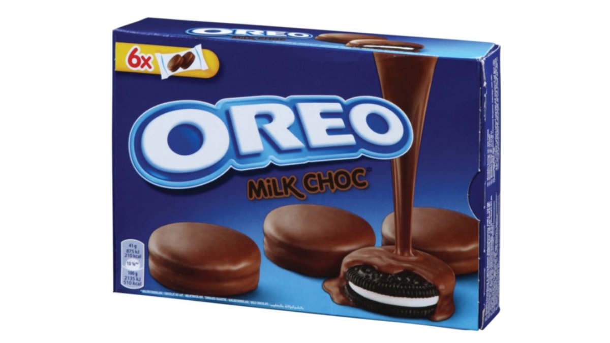 עוגיות אוראו פאדג' בציפוי שוקולד חלב OREO