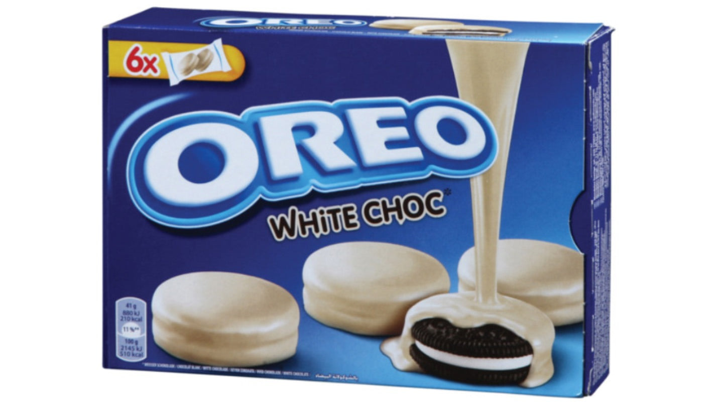 עוגיות אוראו פאדג' בציפוי שוקולד לבן OREO